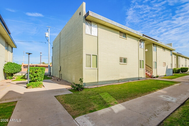 Building Photo - 6767 N 7th St