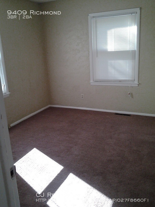 Foto del edificio - 9409 Richmond Dr