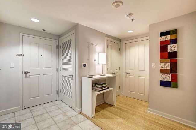 Building Photo - 777 7th St NW