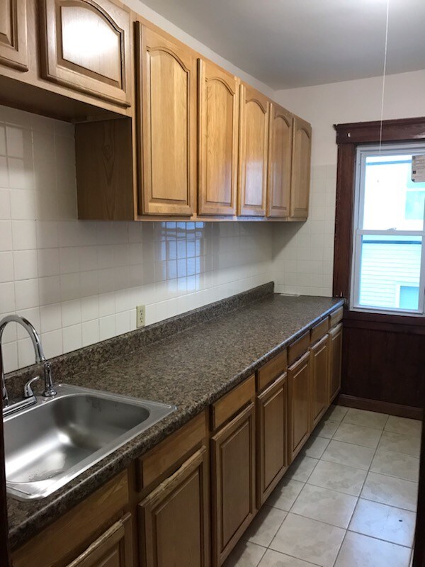 6 Courtland St, Worcester, MA 01602 Apartments in Worcester, MA