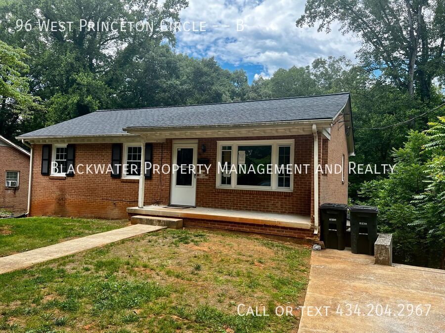 Primary Photo - 2 Bedroom Apartment off Rivermont Ave!