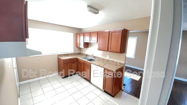 Building Photo - 344 W Parkwood Dr