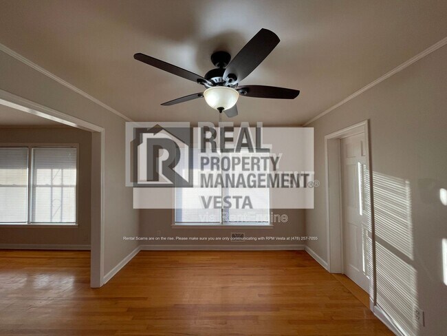 Foto del edificio - 7162 Everett Dr