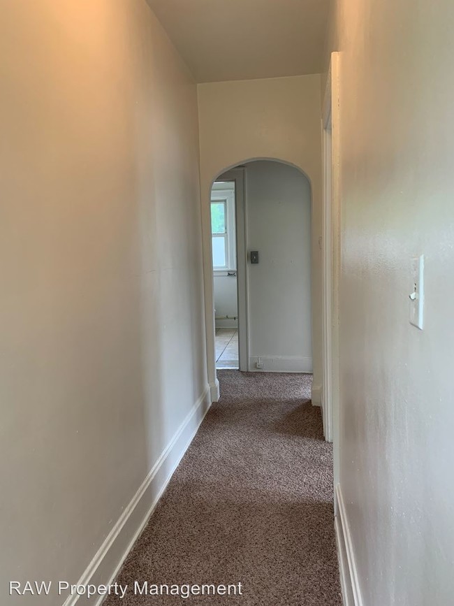 Building Photo - 5013 Ebersole Ave