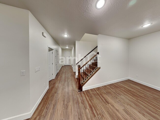 Foto del edificio - 4390 N Poplar St