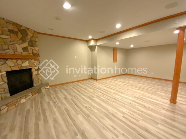 Foto del edificio - 11802 South Lake Boulevard Northeast