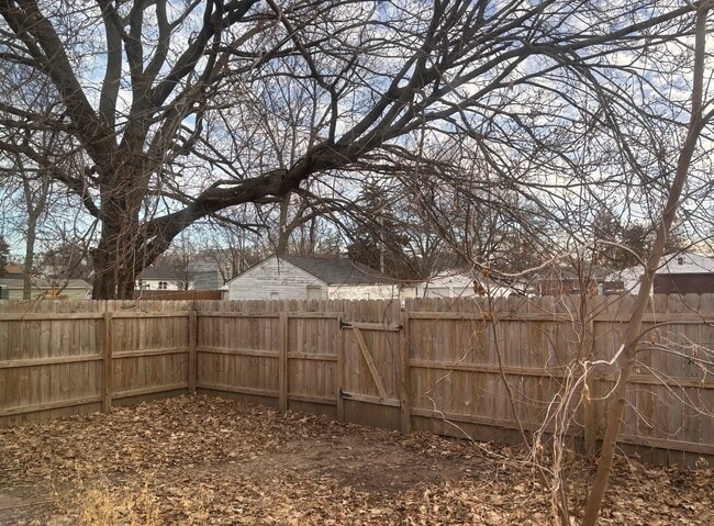 Building Photo - 1417 43rd St