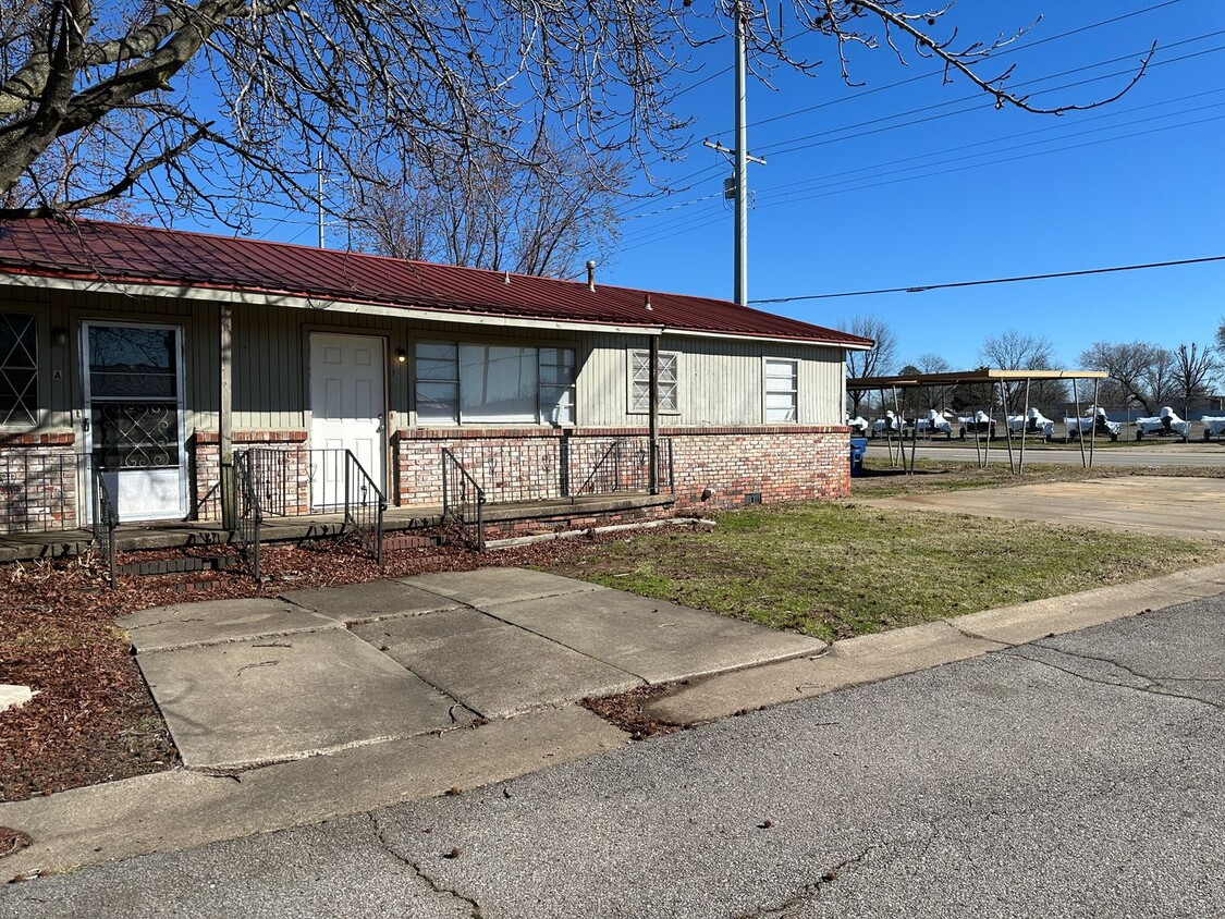 Building Photo - 8022 Hwy 271
