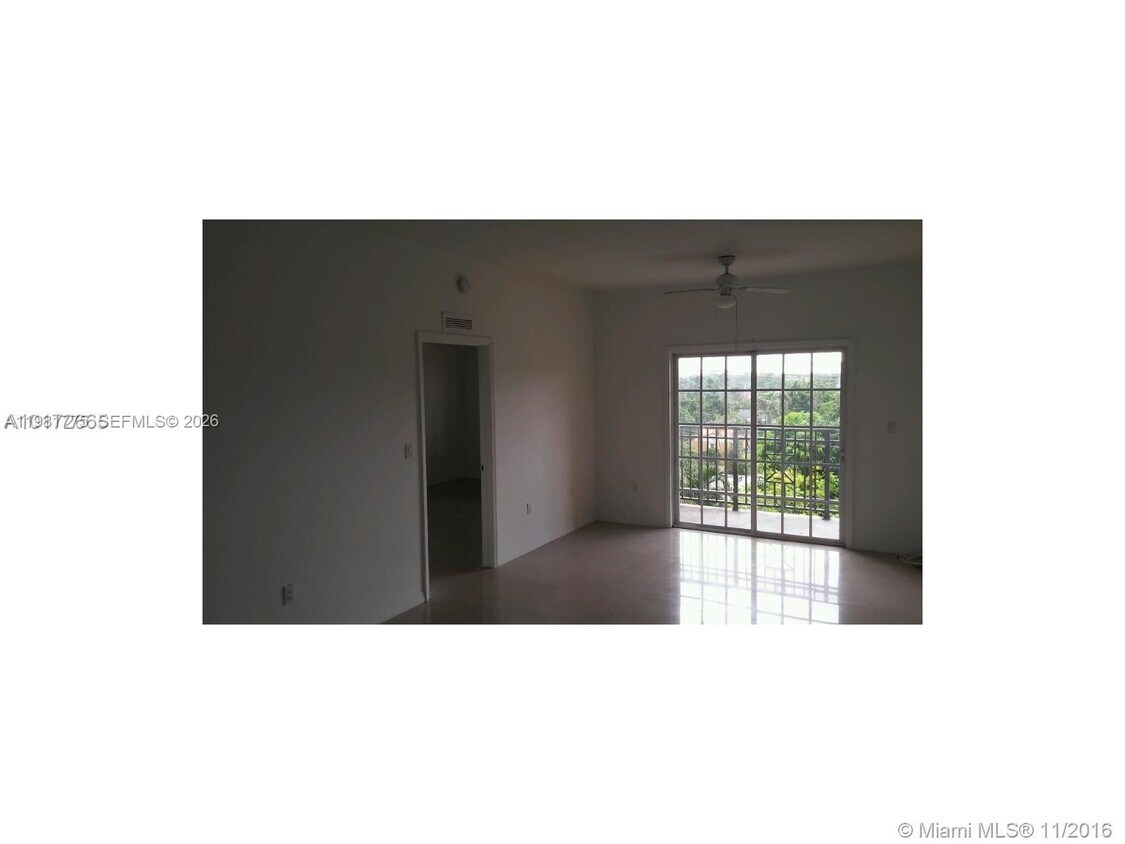 Foto del edificio - 5271 SW 8th St