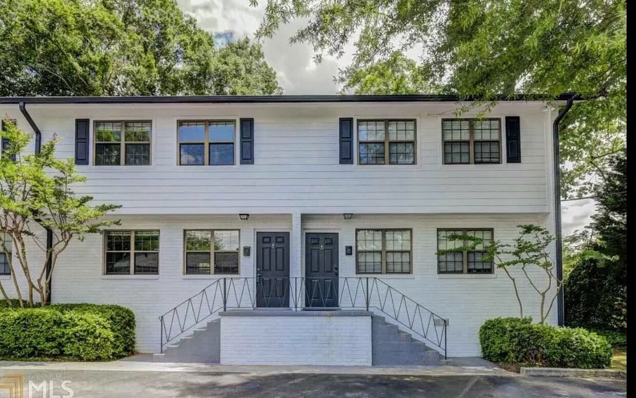 Primary Photo - 1687 Briarcliff Rd NE