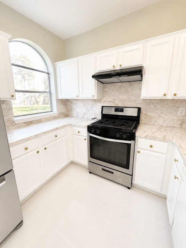 Building Photo - 23710 Prairie Bird Dr