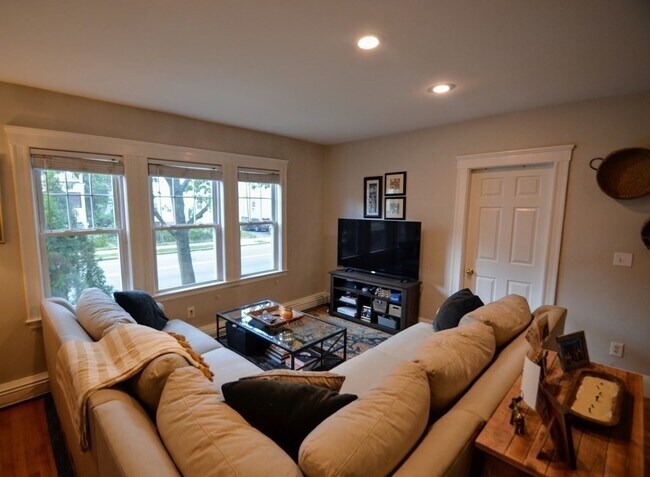 Foto del edificio - 103 Welles Ave