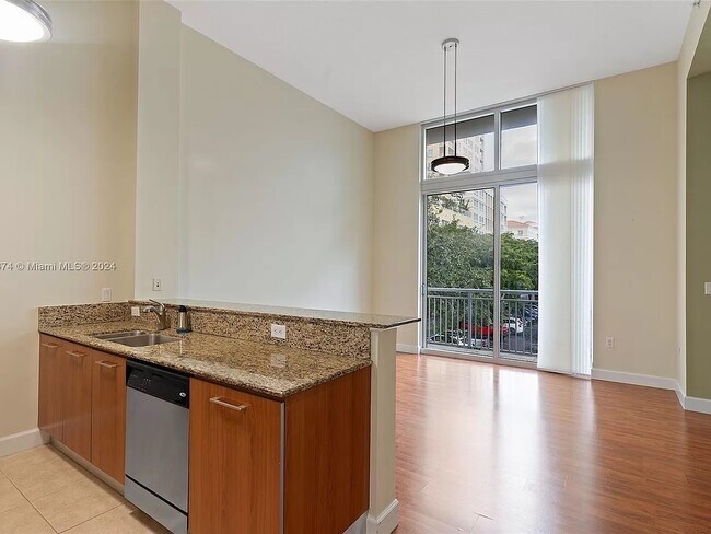 Foto del edificio - 9055 SW 73rd Ct