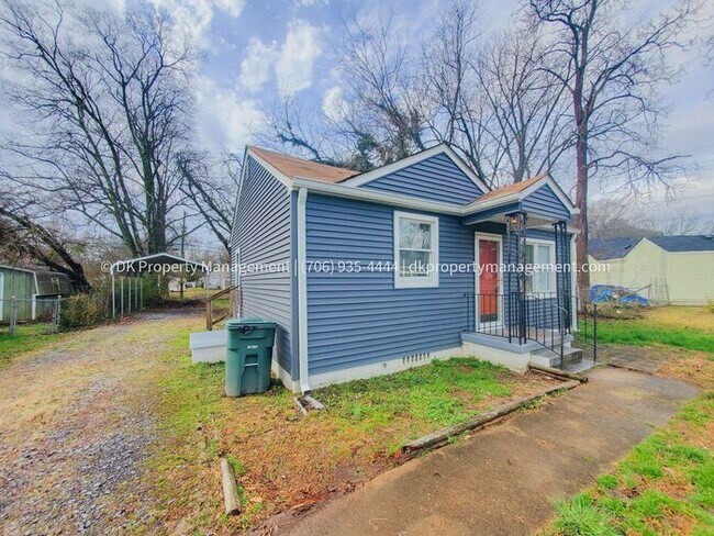 Building Photo - Cozy 2 Bedroom in Chattanooga!