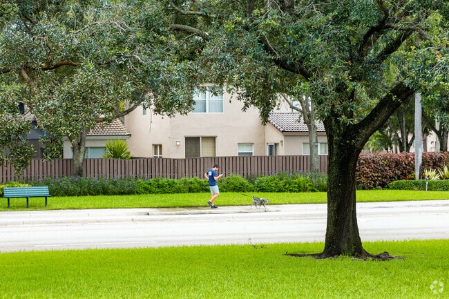 Easy to walk your dog as there are many side walks available in Plantation neighborhood.