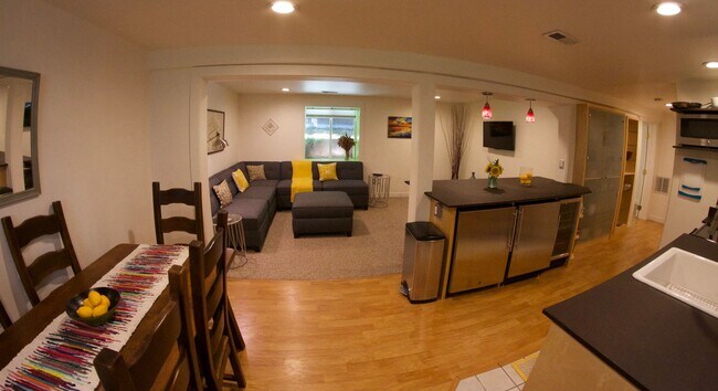 Foto del edificio - 2919 E Cherry St