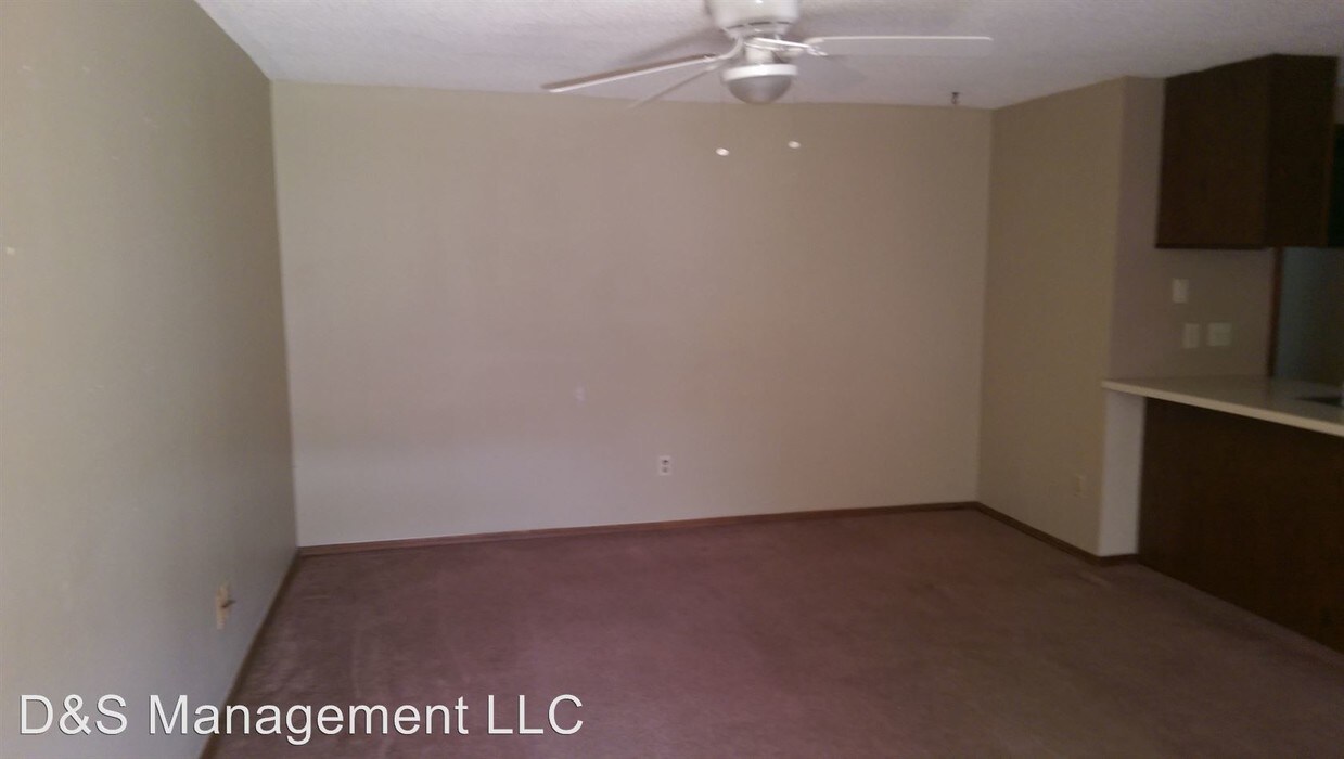 Building Photo - 317 Springfield Dr