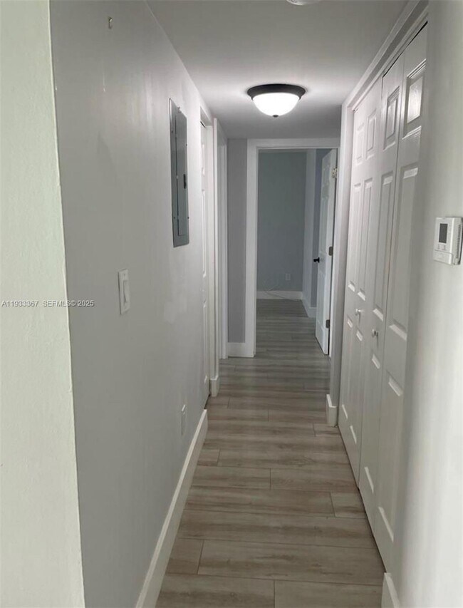 Foto del edificio - 8893 Fontainebleau Blvd