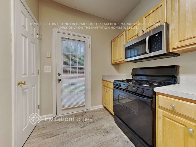 Building Photo - 151 Riverstone Commons Cir