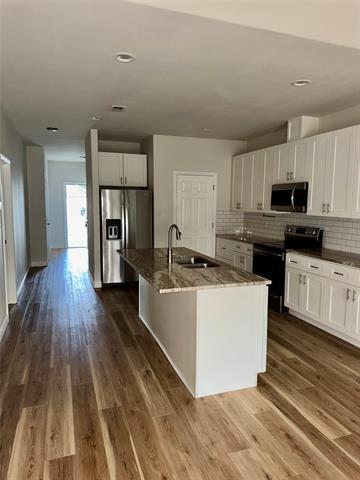 Foto del edificio - 2817 Steepleridge Cir