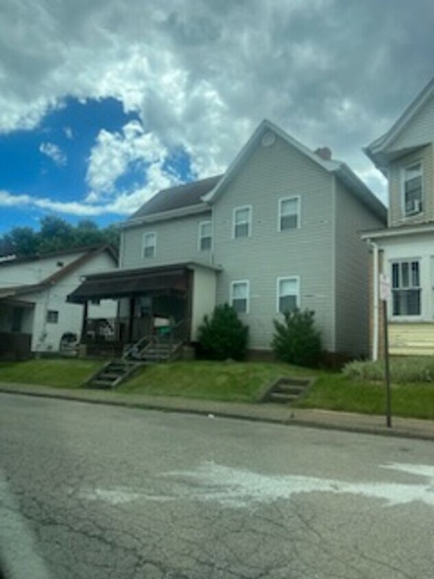 459 ster St, Rochester, PA 15074 House Rental in Rochester, PA