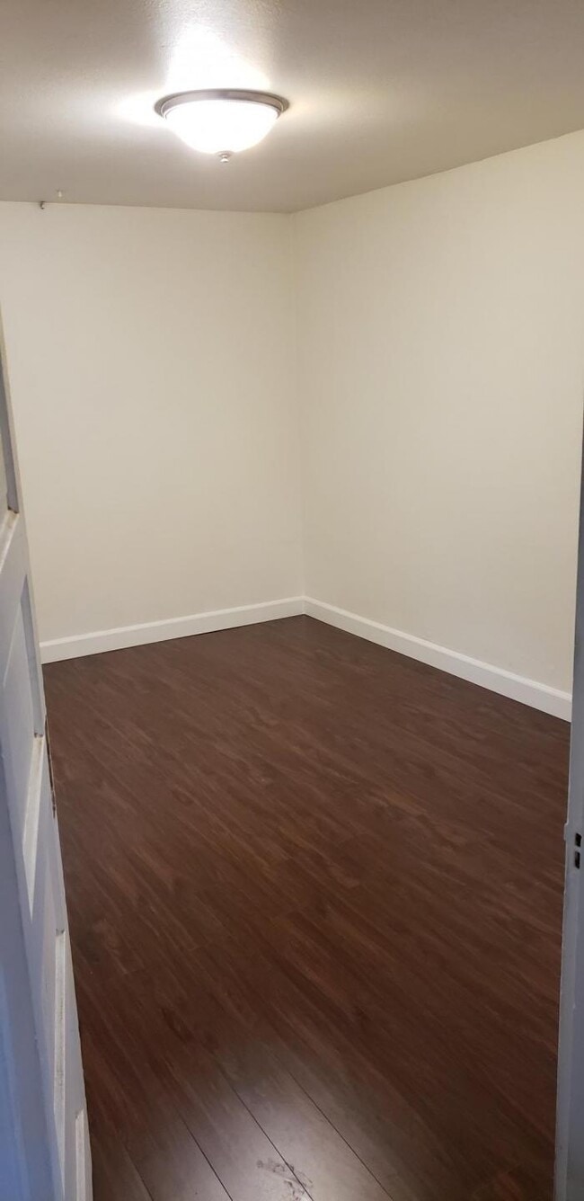 Building Photo - 1 bedroom in Seattle WA 98117