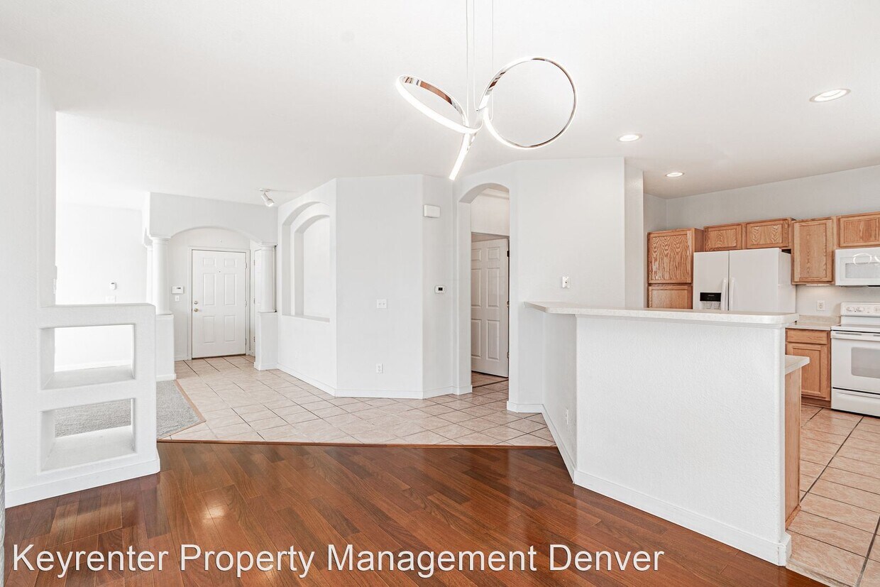 Foto principal - 2 br, 2 bath House - 8968 Fox Drive 2-104
