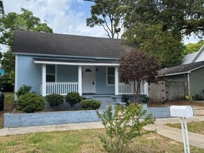 Building Photo - 810 E Belmont St