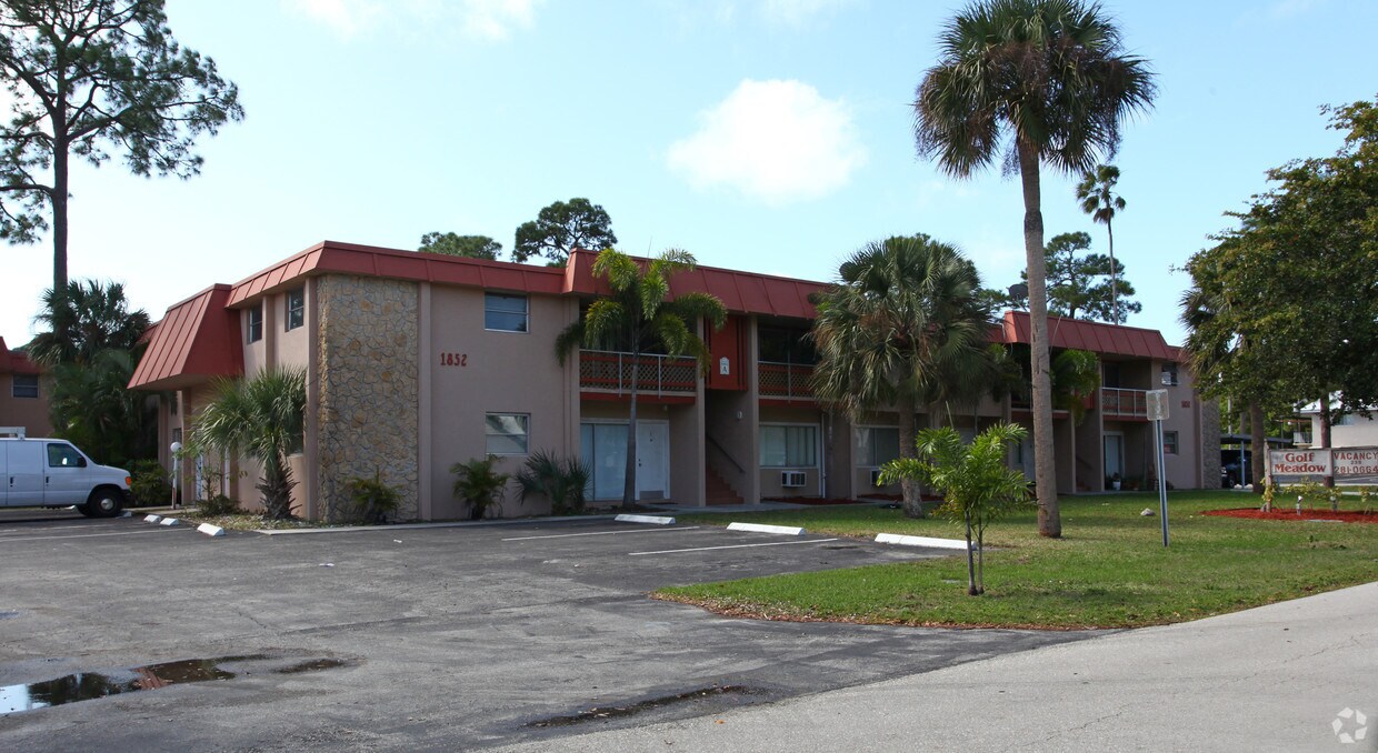 Foto principal - Golf Meadow Apartments