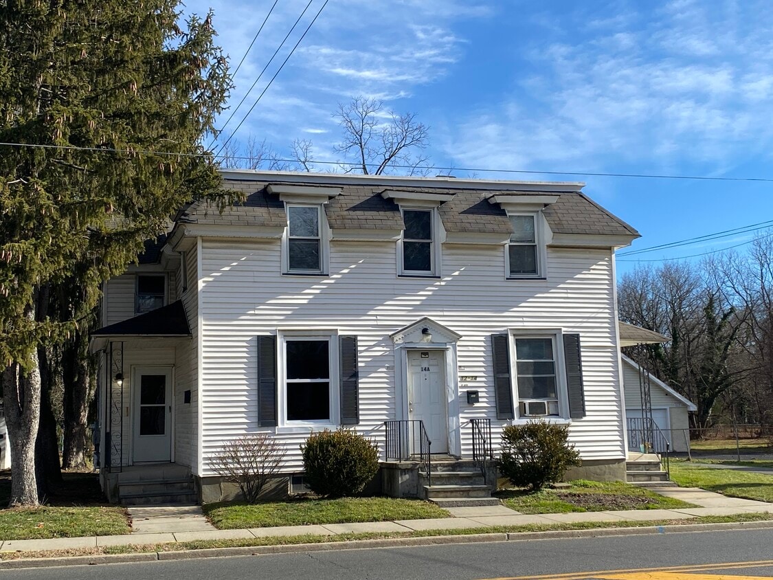 12 Delsea Dr S Unit 12, Glassboro, NJ 08028 Apartments in Glassboro