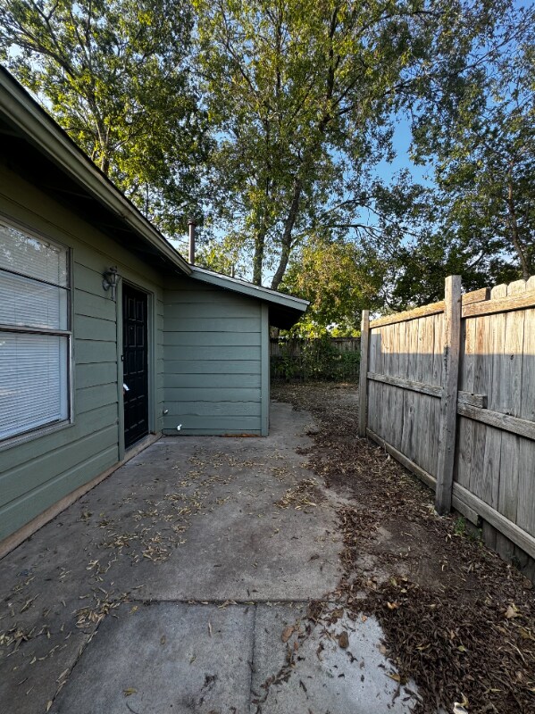 Foto del edificio - 313 Flournoy Dr