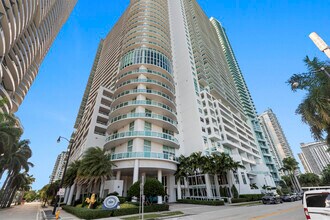 Building Photo - 1800 N Bayshore Dr