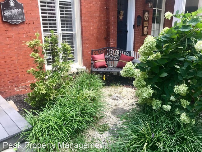 Building Photo - 2 br, 2.5 bath House - 2816 E Grace Street