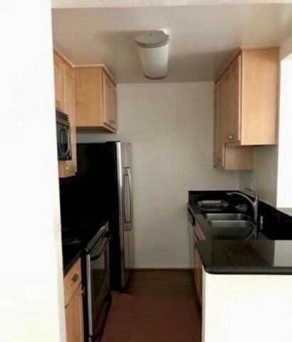 Kitchen - 7765 W 91st St