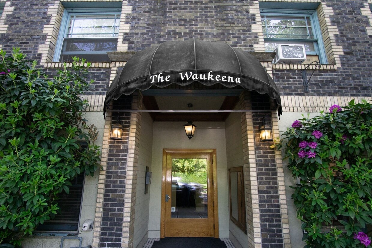 Foto principal - Top Floor Studio with Hardwood Floors and ...