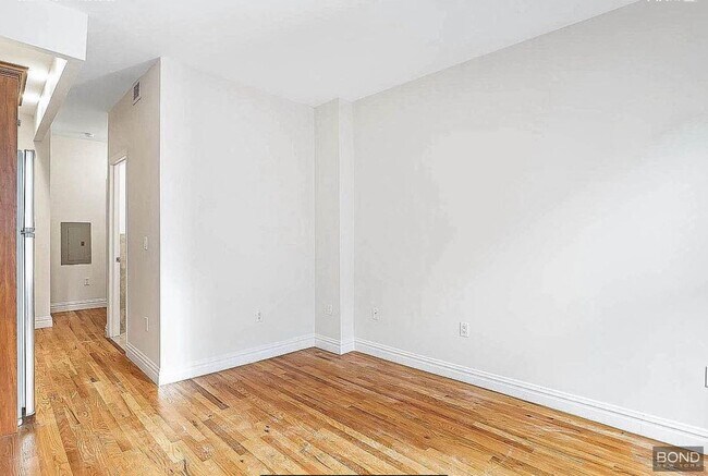 Foto del edificio - 437 W 54th St