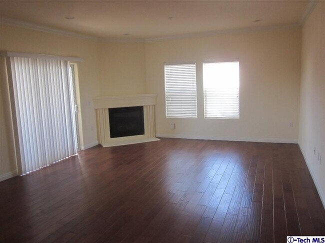 Building Photo - 555 E Santa Anita Ave