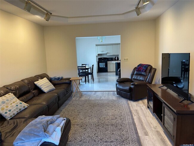 Foto del edificio - 78-27 75th St