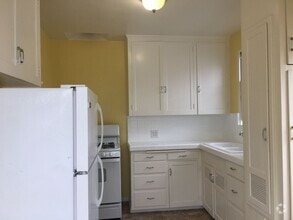 Building Photo - 4054 Goldfinch St