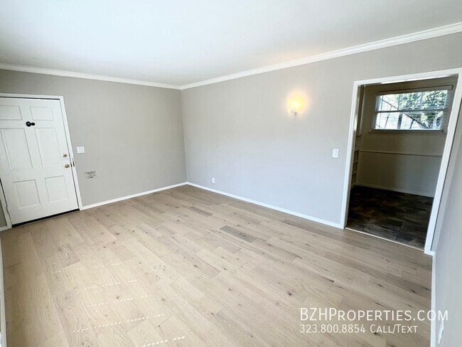 Foto del edificio - Newly Updated 1Bedroom 1Bathroom In Hollywood