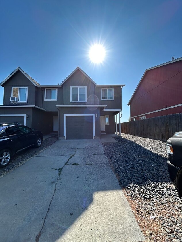 Foto principal - 3 Bedroom / 2.5 Bathroom Townhouse in SW R...
