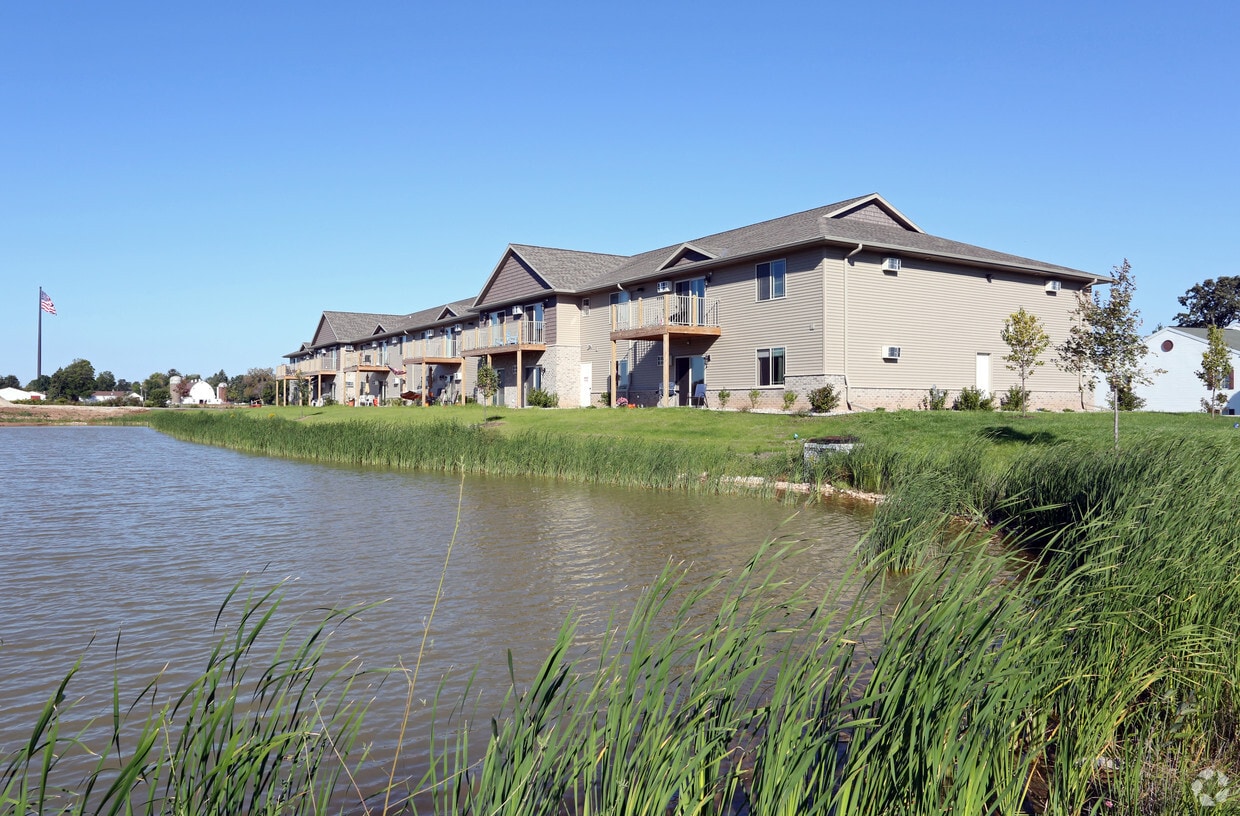 Primary Photo - Meadowland Villas