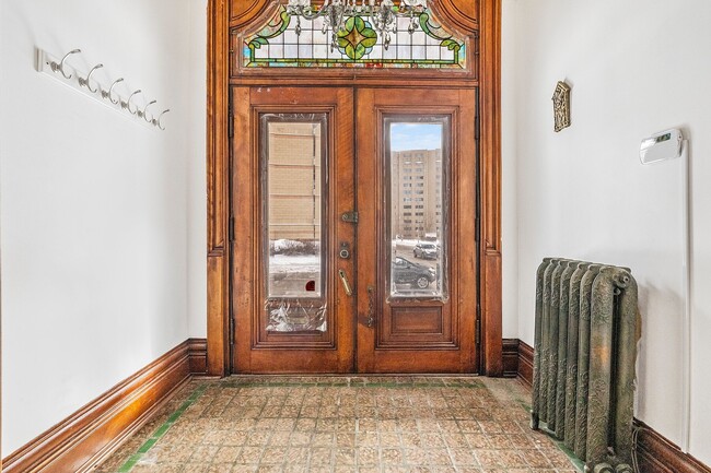 Building Photo - 4299 Blvd. De Maisonneuve Ouest