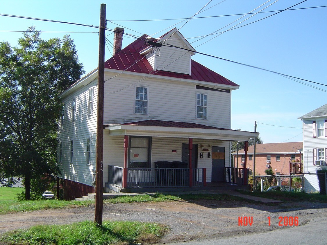 Primary Photo - 1010 Hanover Ave