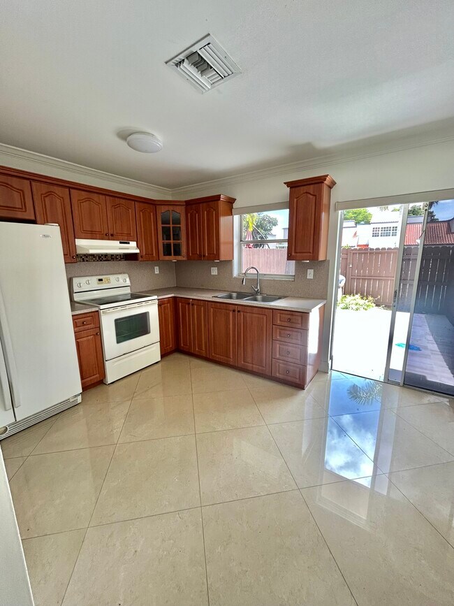 Photo - 6435 SW 129th Pl Townhome