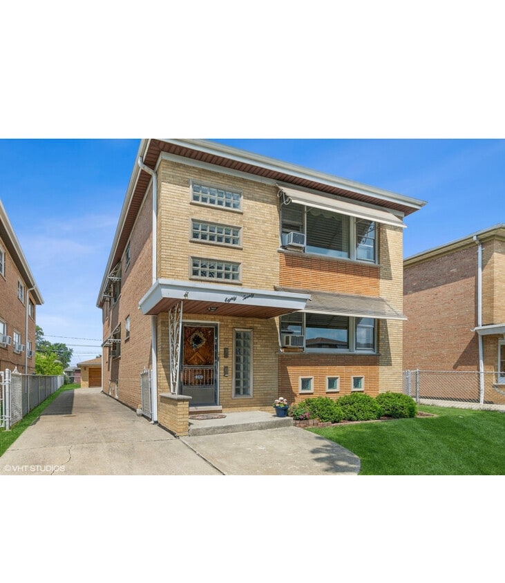 Foto principal - 8020 S Komensky Ave