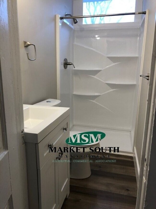 Foto del edificio - 412 E 50th St