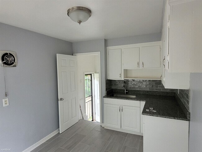 Foto del edificio - 3 br, 1 bath House - 17663 Woodbine St