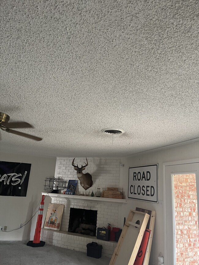 Foto del edificio - 826 Harrison Ave