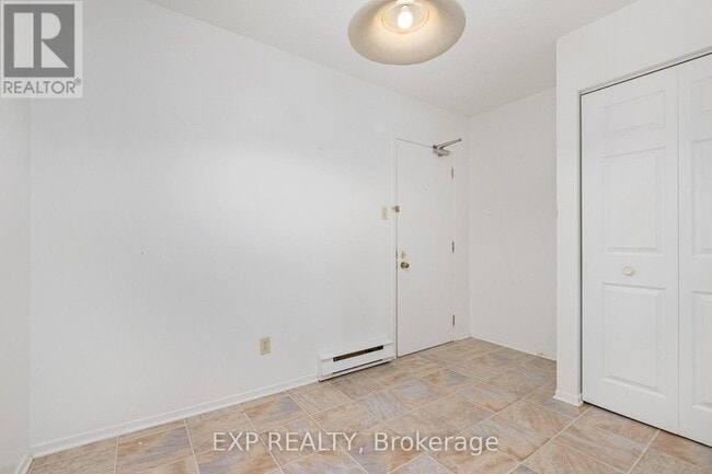 Photo du bâtiment - 875 Laurier St